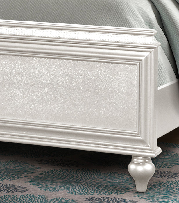 GFD Home - Ginger King 5-N LED Bedroom set made with Wood in White - GreatFurnitureDeal