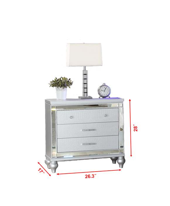 GFD Home - Sterling Queen 6 PC LED Bedroom set made with wood in Silver Color - GreatFurnitureDeal