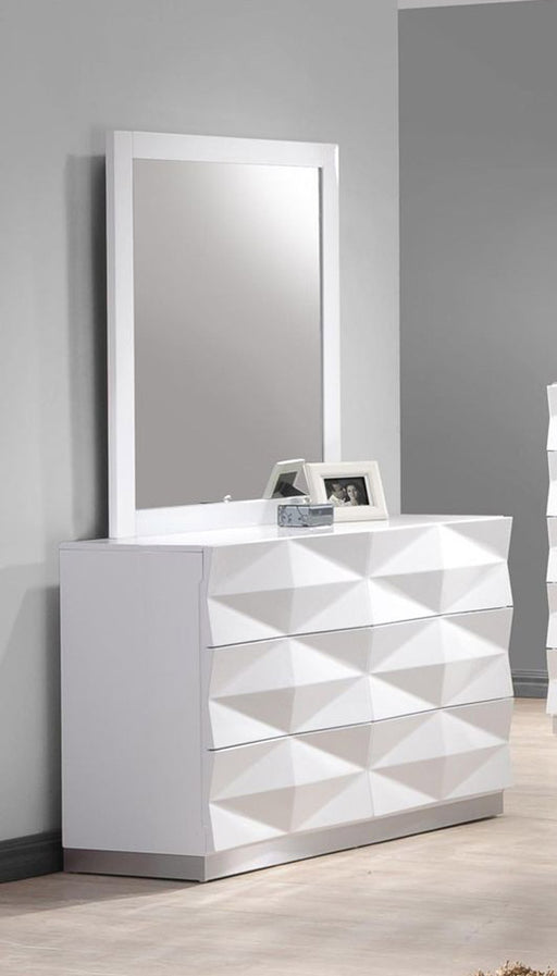 J&M Furniture - Verona White Lacquer Dresser & Mirror - 17688-DM