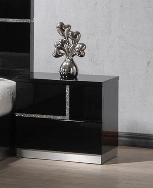 J&M Furniture - Lucca Black Lacquer 4 Piece Queen Platform Bedroom Set - 17685-Q-4SET - GreatFurnitureDeal