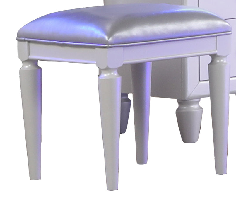 GFD Home - Perla Queen 4 Pc Vanity LED Bedroom Set Made with Wood In Milky White - GreatFurnitureDeal