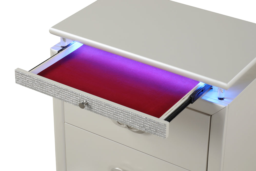 GFD Home - Perla King 5-N PC With Vanity Bed Room Set - GreatFurnitureDeal