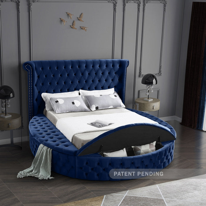 Meridian Furniture - Luxus Velvet King Bed in Navy - LuxusNavy-K - GreatFurnitureDeal