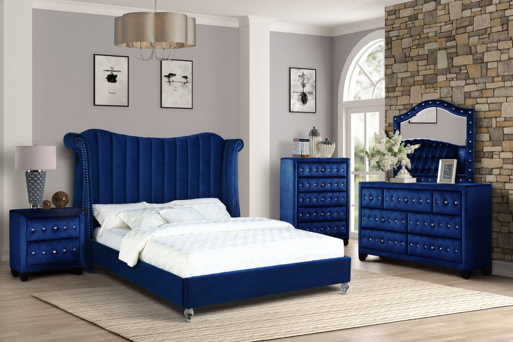 GFD Home - Tulip Queen Bed in Blue - GreatFurnitureDeal