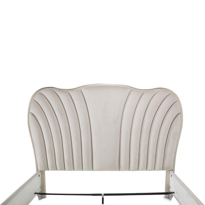 AICO Furniture - London Place 6 Piece King Bedroom Set in Creamy Pearl - N9004000EK3-112-6SET - GreatFurnitureDeal