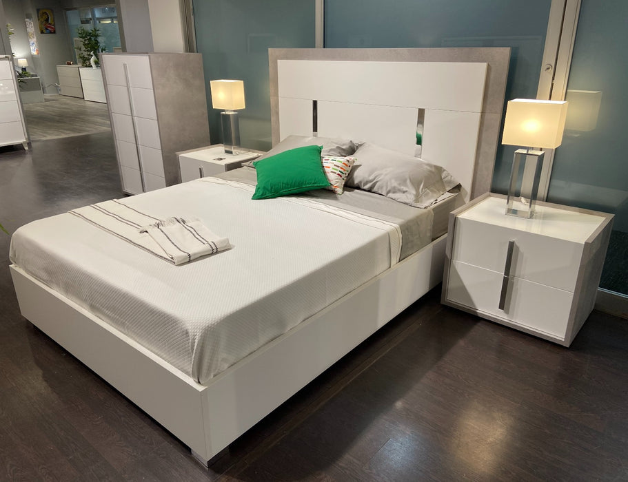 J&M Furniture - Ada 5 Piece Queen Bedroom Set in White Matt - 17448Q-5SET