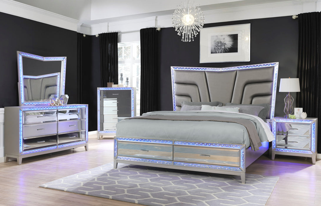 GFD Home - Luxury Queen Bed Silver - GreatFurnitureDeal