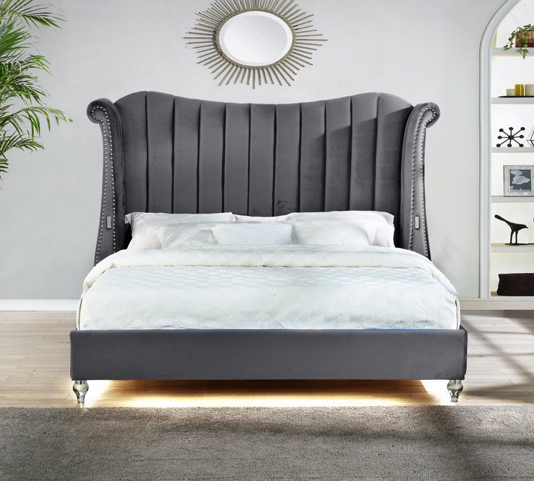 GFD Home - Tulip King Bed in Gray - GreatFurnitureDeal