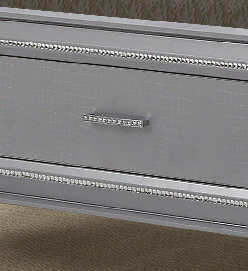 GFD Home - Rick Upholstered Low Profile Platform Amber Queen Silver LED Bed made with Wood - GreatFurnitureDeal