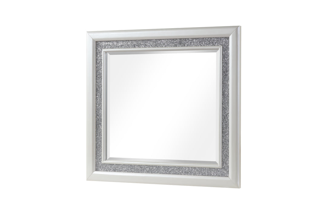 GFD Home - Passion Queen 4 Pc LED Bedroom Set Made with Wood in Milky white - GreatFurnitureDeal