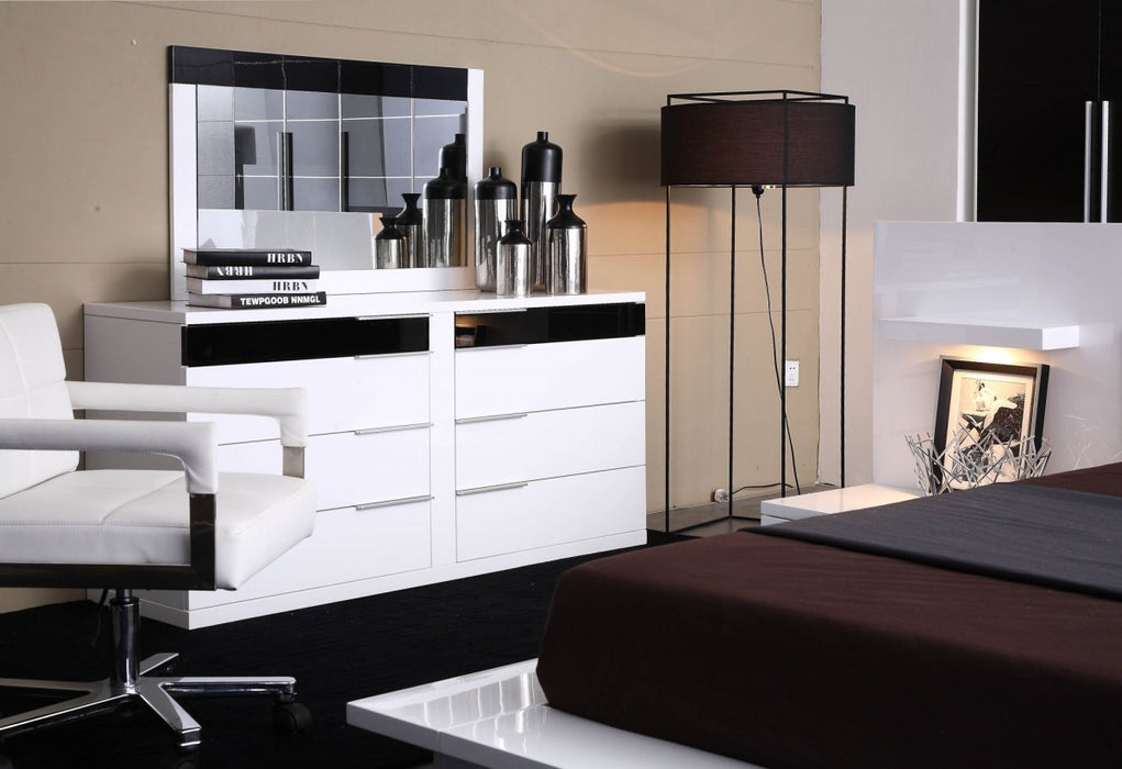 VIG Furniture - Impera - White Lacquer Bedroom Chest - VGWCIMPERA-C