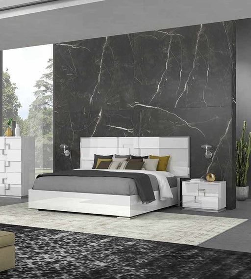 J&M Furniture - Infinity 3 Piece Eastern King Bedroom Set in White Glossy - 17441EK-3SET - GreatFurnitureDeal