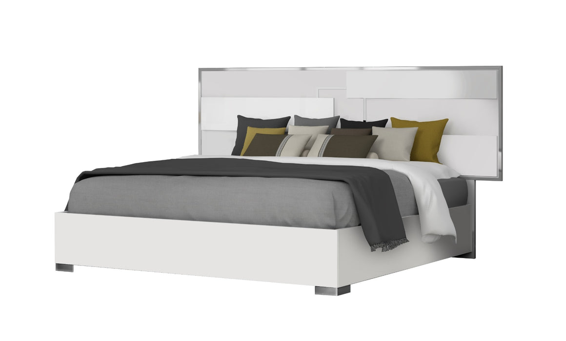 J&M Furniture - Infinity 3 Piece Queen Bedroom Set in White Glossy - 17441Q-3SET - GreatFurnitureDeal