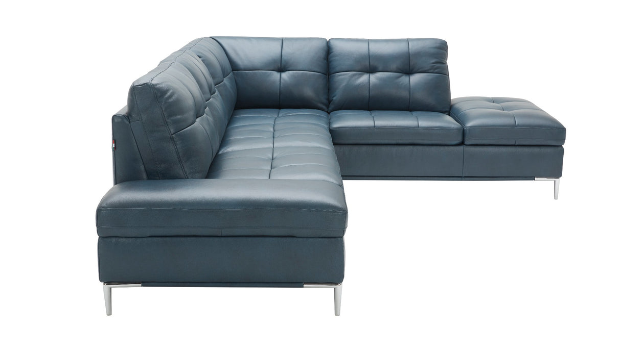 J&M Furniture - Leonardo Blue in Right Hand Facing Modern Sectional Sofa - 18995-RHFC