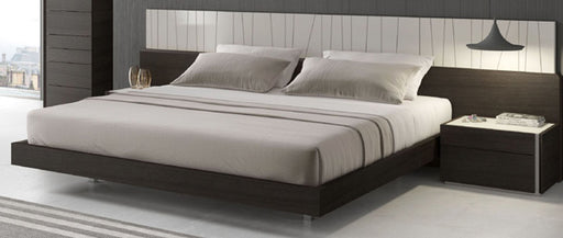 J&M Furniture - Porto Natural Light Grey Lacquer Queen Platform Bed - 17867-Q - GreatFurnitureDeal